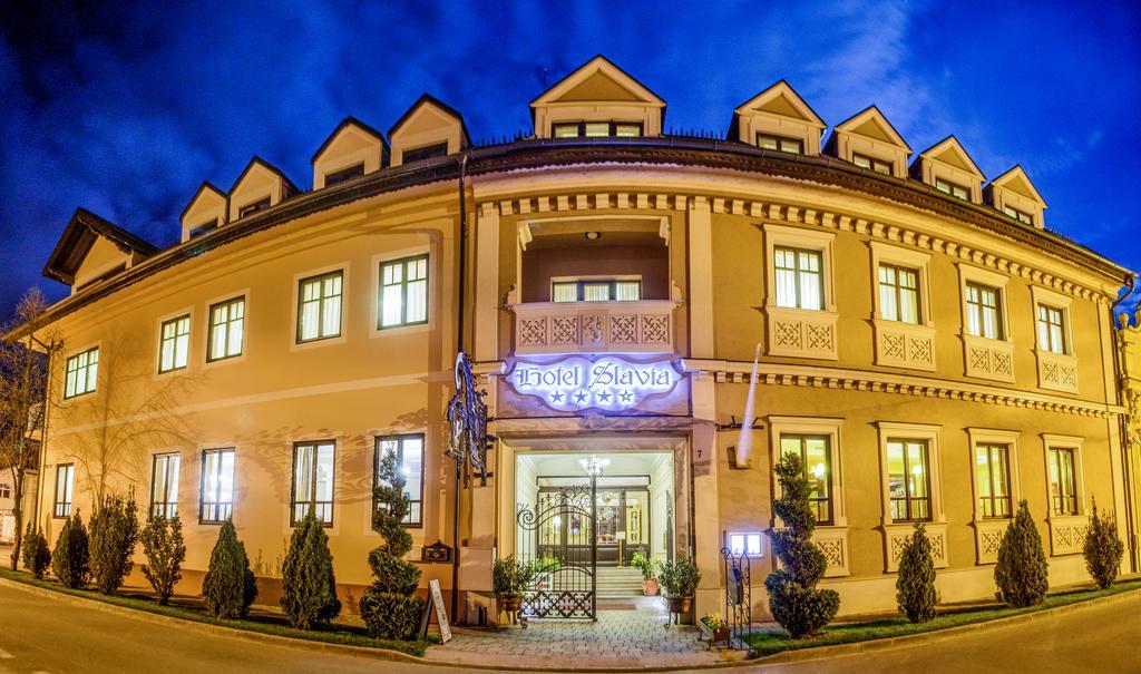 Hotel Slavia Salonta Exteriör bild